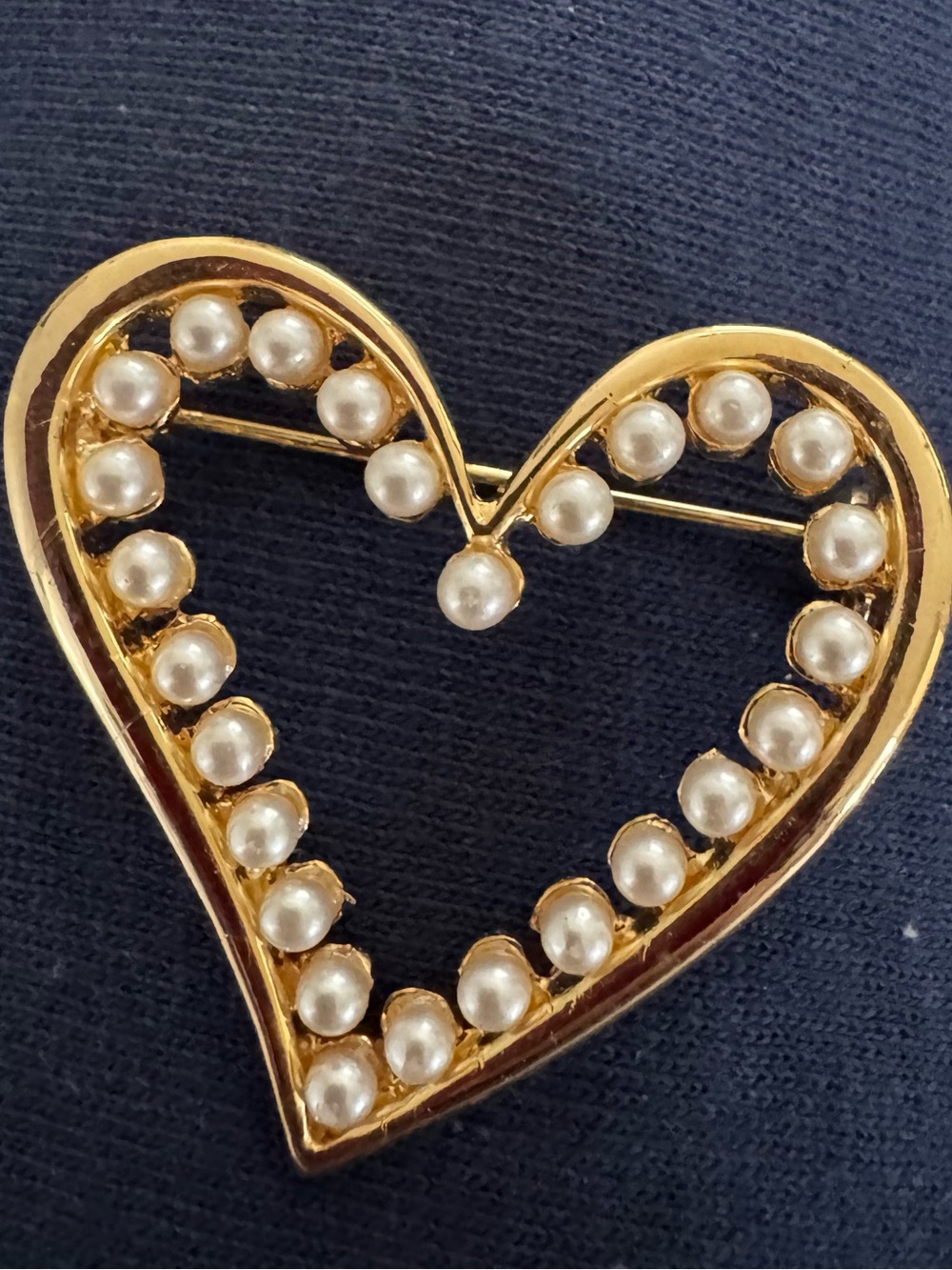 Gold Heart Brooch Pin - Elegant Women's Jewelry
